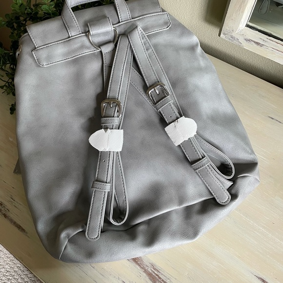Vegan leather backpack new with tags - Picture 2 of 8